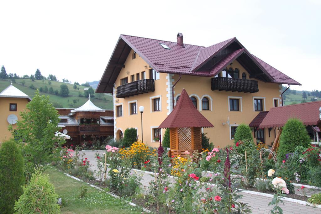 Pensiunea Casa Cristina Câmpulung Moldovenesc Buitenkant foto