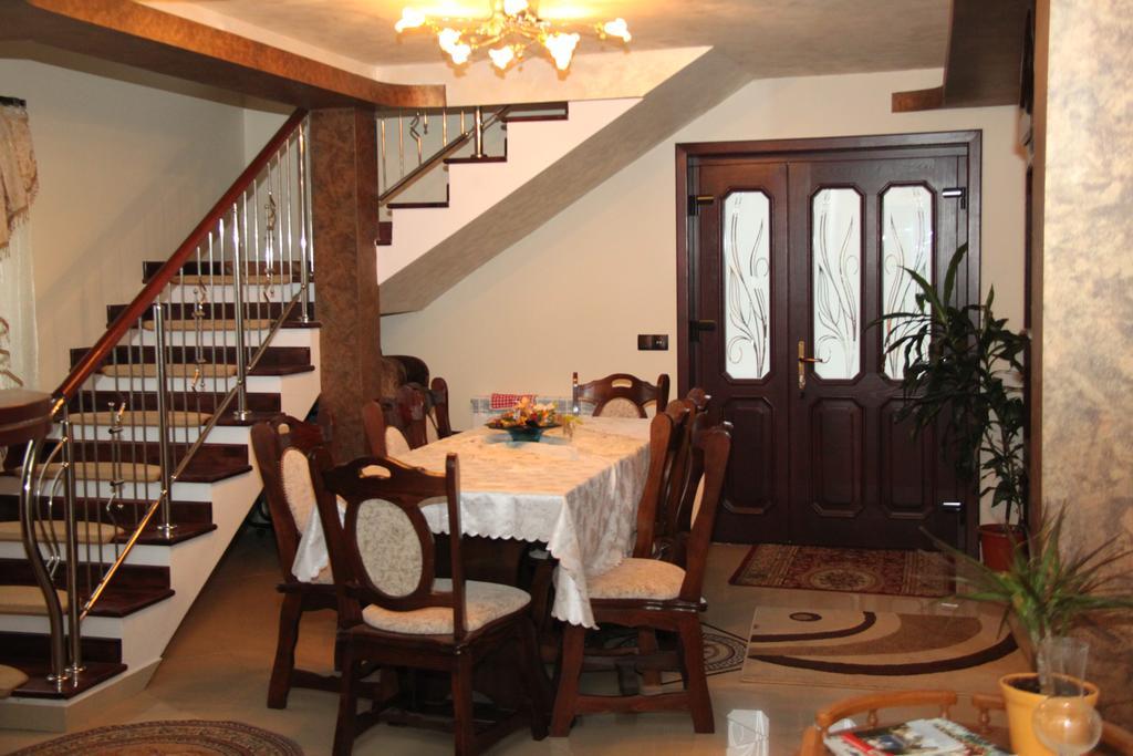 Pensiunea Casa Cristina Câmpulung Moldovenesc Buitenkant foto