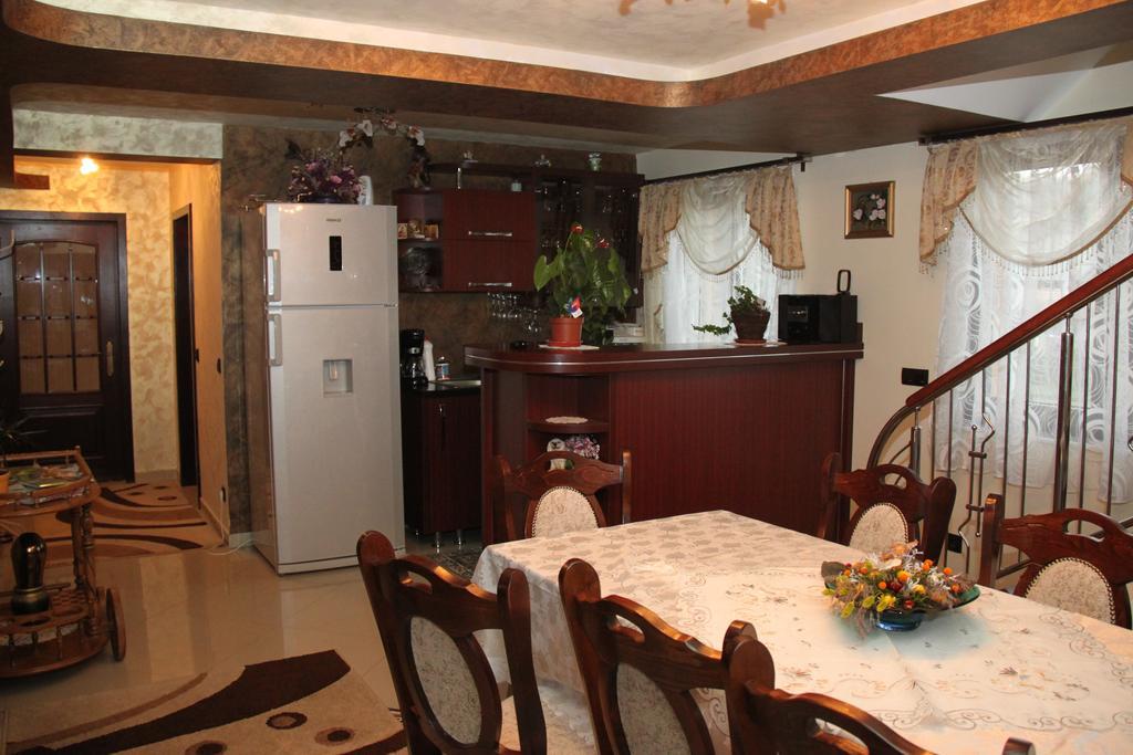 Pensiunea Casa Cristina Câmpulung Moldovenesc Buitenkant foto