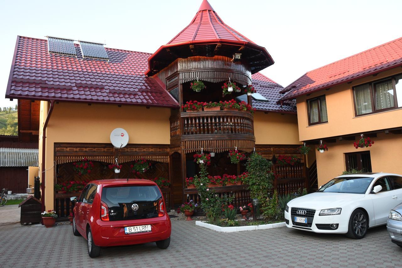 Pensiunea Casa Cristina Câmpulung Moldovenesc Buitenkant foto